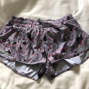 LULU HOTTY HOT SHORTS SZ 10